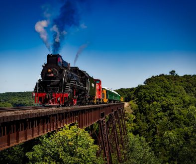 train-1728537_960_720